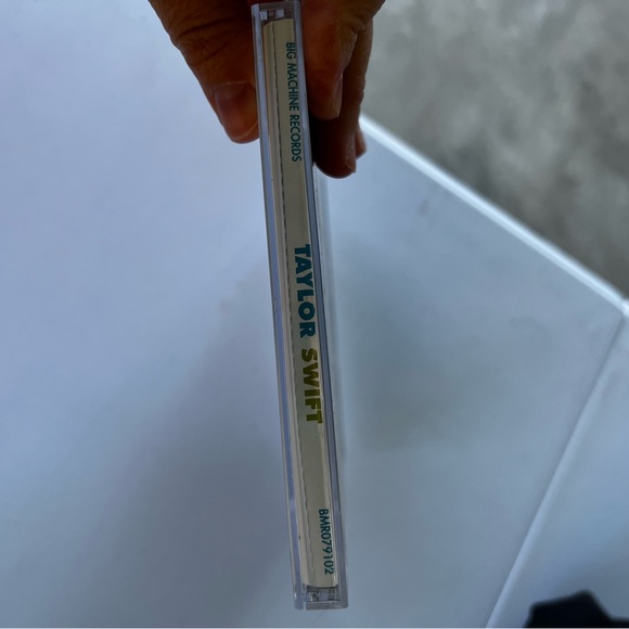 Taylor Swift Debut Album CD - Picture 4 of 11